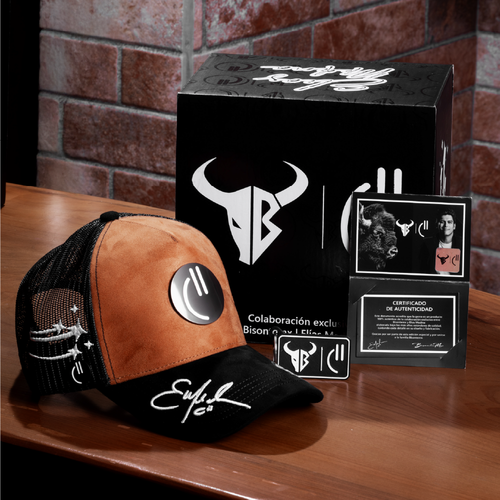 Sonrisa Chueca – BisonteMX × Elías Medina