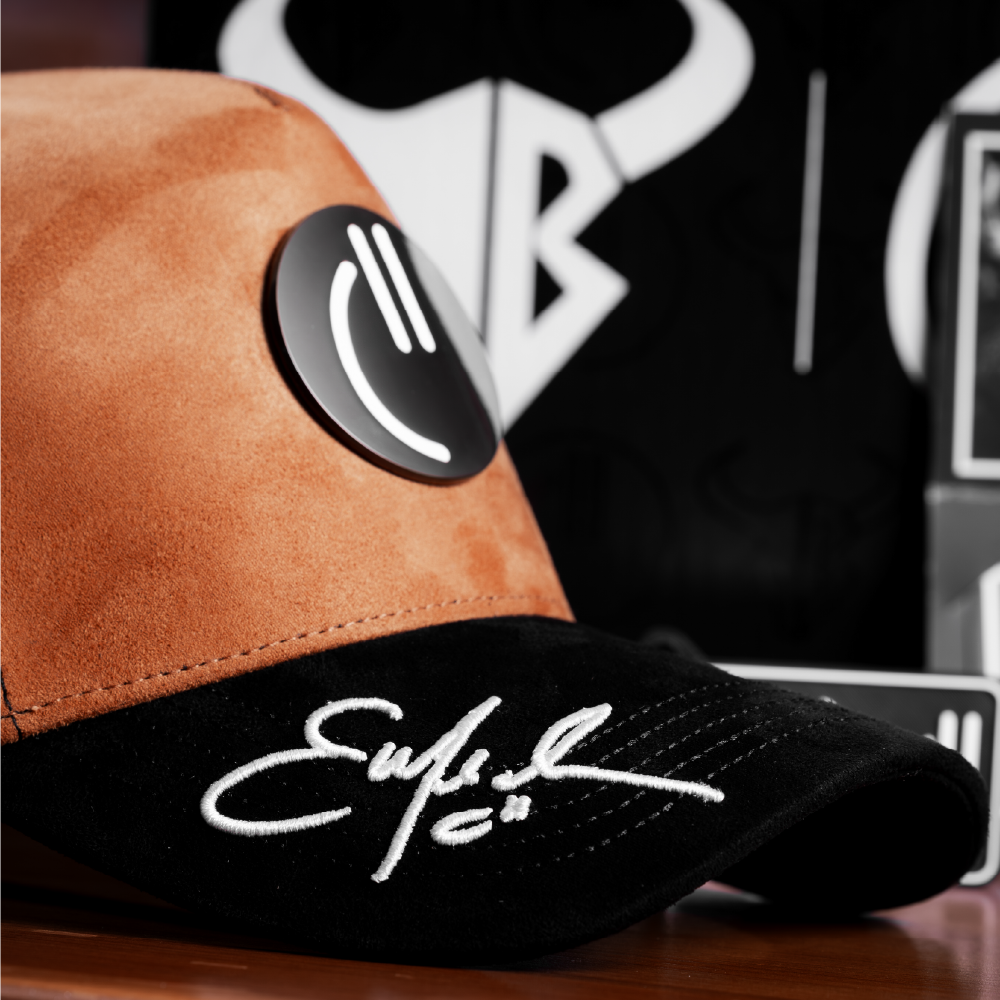 Sonrisa Chueca – BisonteMX × Elías Medina